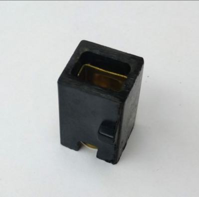 Щеткодержатель в сборе 13х12х20 U357-900-003-C для ЗР-950-82